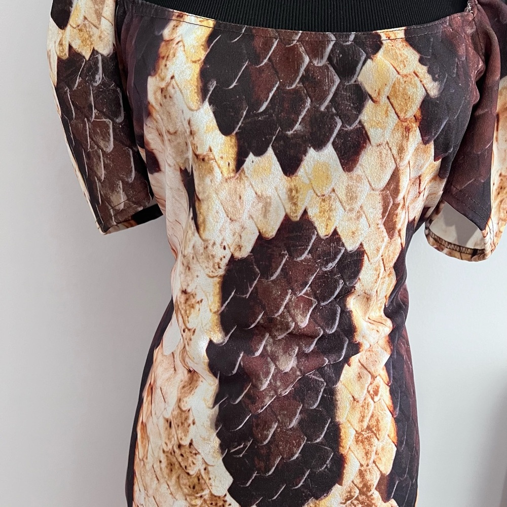 Snake skin print bodycon fitted dress puffy shoulders s 10